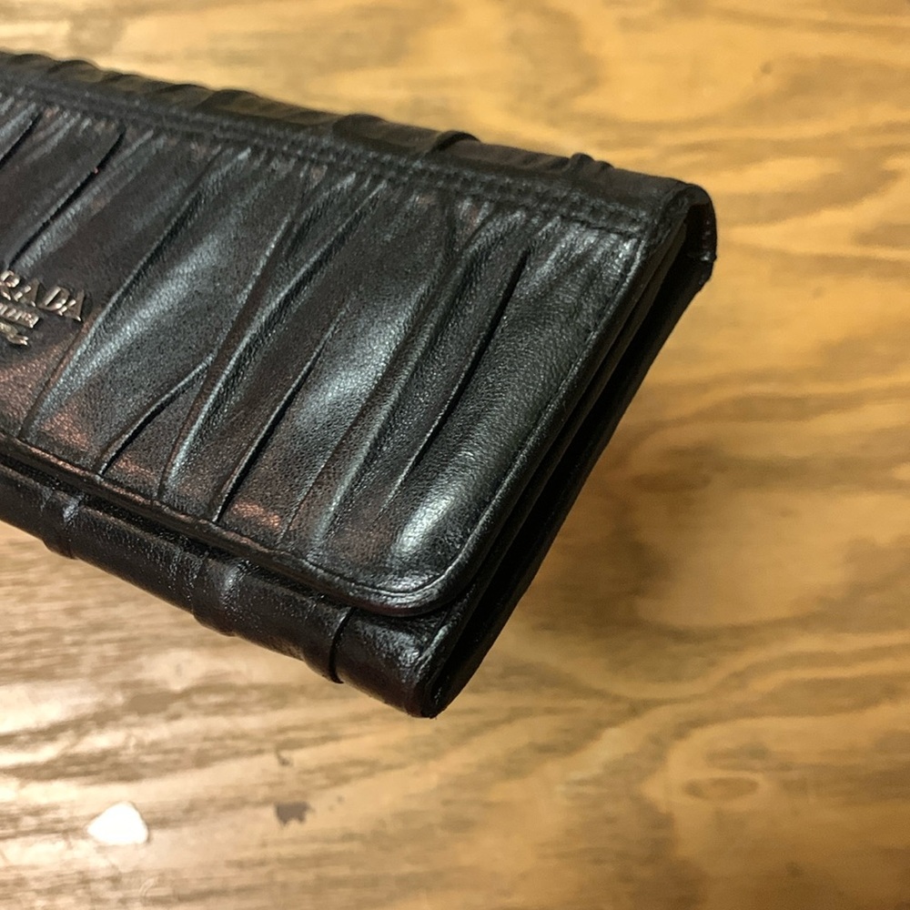 Prada Black Quilted Leather Chain Shoulder Bag - Picture 5 of 16